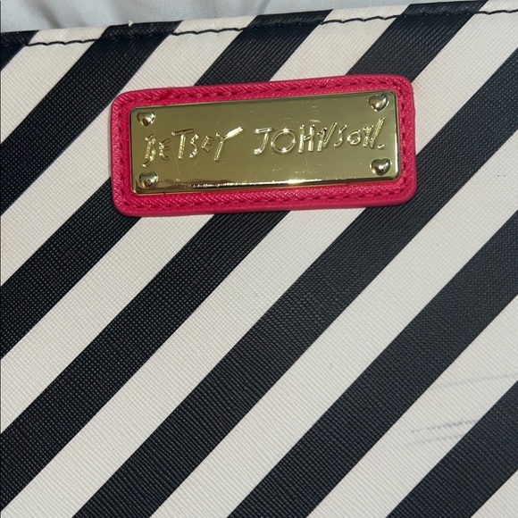 BETSEY JOHNSON BIG WRISTLET/COSMETIC BAG - Picture 2 of 6